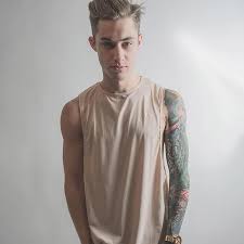 Professeur Luke Holland